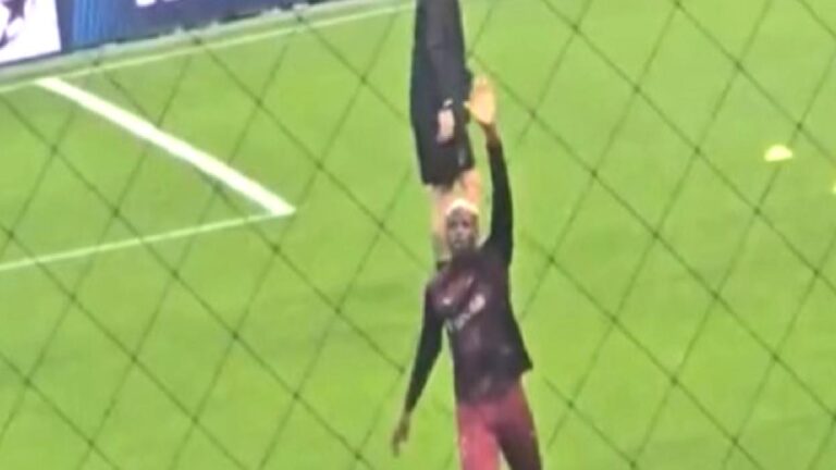 Galatasaray taraftarından Victor Osimhen’e özel ilgi!