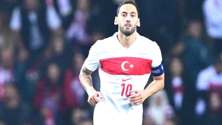 Hakan Çalhanoğlu: Tek seçeneğim her zaman ülkemdi, gururlu ve mutluyum
