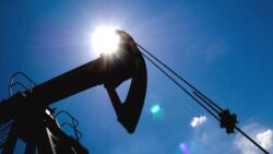 Lübnanlı uzman: Rusya’ya yönelik yaptırımlar, petrol fiyatları ve küresel ekonomiye etki ediyor