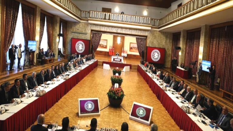 Sözcü yazarı Coşkun: Süreç komisyonu ilkbahardan önce sonuç raporunu yazacak ve artık yasa önerme hüviyetine kavuşacak