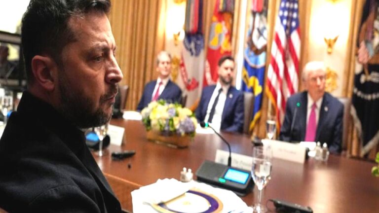 ‘Trump, Zelenskiy üzerinde baskı kurmanın yollarını arıyor’