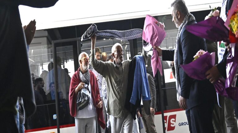 Türkiye’ye dönüşleri sağlanan Sumud Filosu aktivistleri taburcu edildi