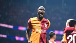 Victor Osimhen o ödülde ilk 10 aday arasında!