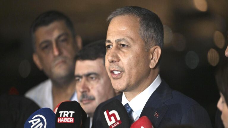 Yerlikaya açıkladı: ‘Depremin ardından 25 yapı hasarı ihbarı olmak üzere toplam 504 ihbar alınmıştır’