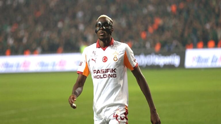 GALATASARAY HABERİ – Osimhen’den Okan Buruk’a flaş talep! Fenerbahçe derbisinde…
