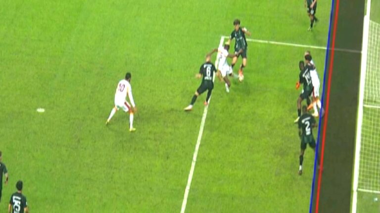 Galatasaray-Kocaelispor maçında tartışma yaratan pozisyon: Ofsayt mı, gol mü?