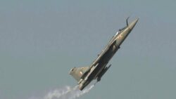 Hindistan’a ait savaş uçağı Dubai Airshow’da düştü