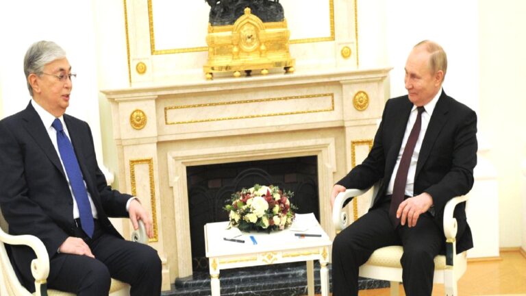 Putin, Tokayev ile bölgesel işbirliği ve stratejik ortaklık konularını görüştü