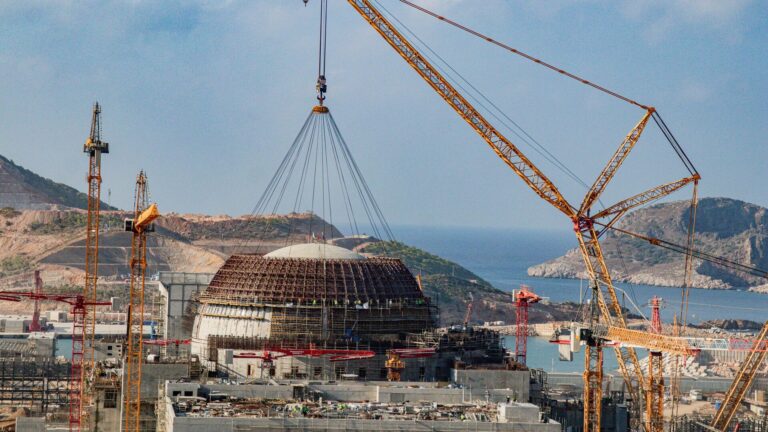Akkuyu NGS’de çalışmalar sürüyor: ‘Elektrik altyapısına dair tesisleri de aşamalı olarak devreye alıyoruz’