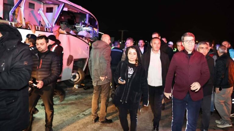 Amasya’da cezaevi nakil aracı kaza yaptı: 23 yaralı