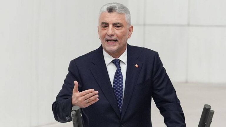 Bakan Bolat’tan CHP sıralarına: Yavuz hırsız, ev sahibini suçlarmış