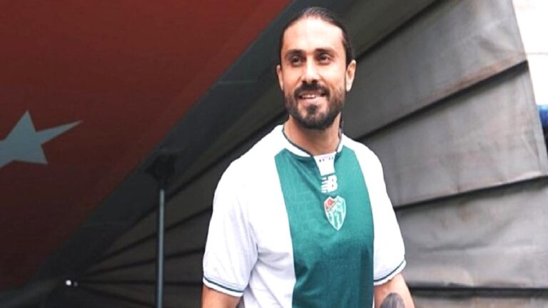 Bursaspor Halil Akbunar ile anlaşma sağladı