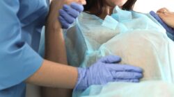 Çin, doğum masraflarını ücretsiz yapıyor