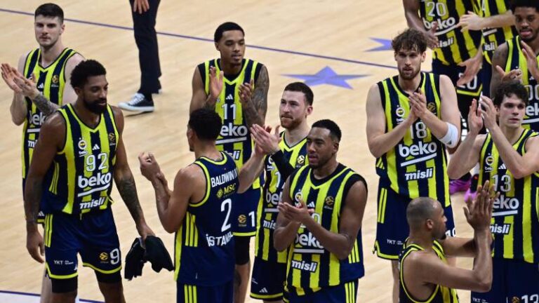 Fenerbahçe Beko’ya kötü haber: Yıldız oyuncuları forma giyemeyecek