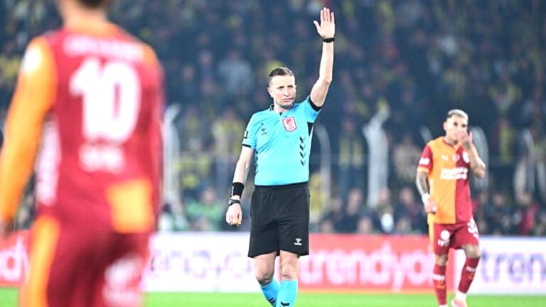 Fenerbahçe-Galatasaray derbisinde gol iptal edildi!