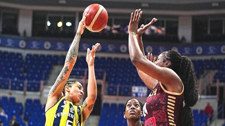 Fenerbahçe Opet evinde farklı galip!