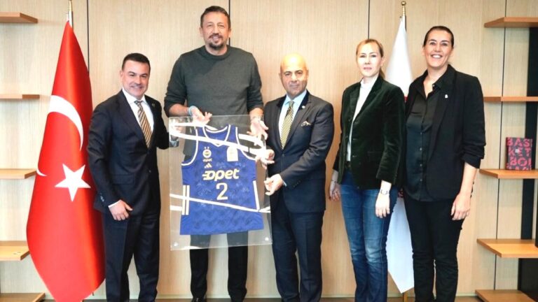 Fenerbahçeli yöneticiler, TBF Başkanı Türkoğlu’nu ziyaret etti!