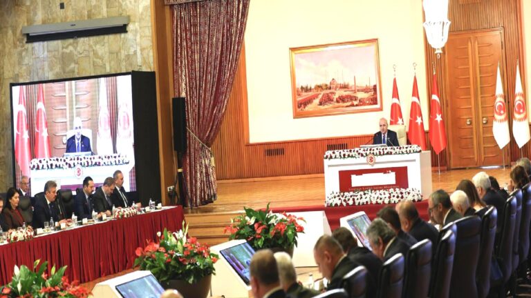 İmralı tutanağı özeti okundu: Komisyonda gerilim