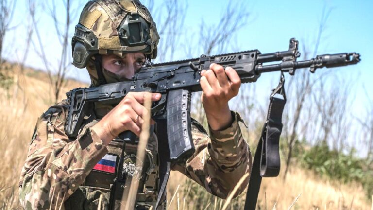 Putin, yedek kuvvetlerin 2026’da askeri eğitimlere çağrılmasına ilişkin kararnameyi imzaladı