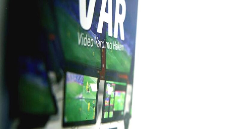Trendyol Süper Lig’de günün VAR hakemleri açıklandı