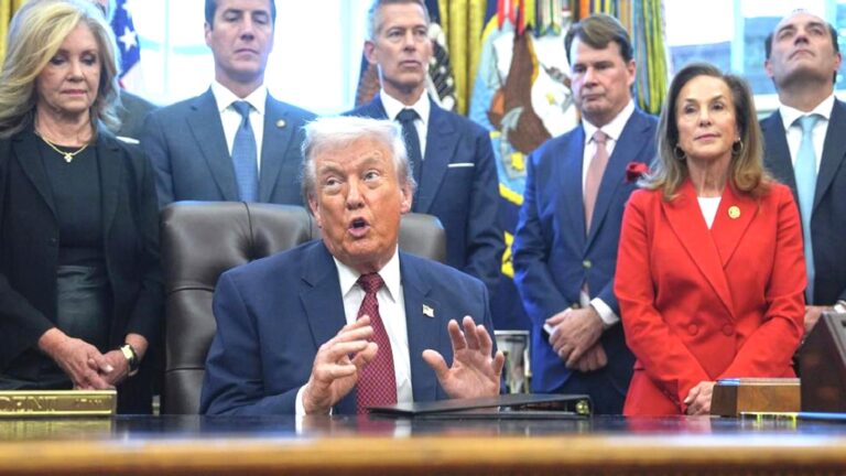 Trump: Ülkemizi aptal insanlar yönetiyordu, bu yüzden 38 trilyon dolar borcumuz var