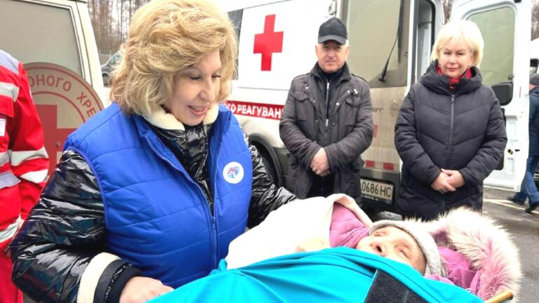 Ukrayna’da bulunan 15 Rus vatandaşı aileleriyle Belarus’ta yeniden buluştu