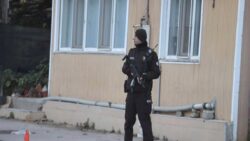 Yalova’da 8 saat süren çatışmayı semt sakinleri anlattı: Polisler bize ‘balkona, camlara çıkmayın’ dedi, mermiler başımızdan aşağıya yağarken yüreklerimiz yarıldı