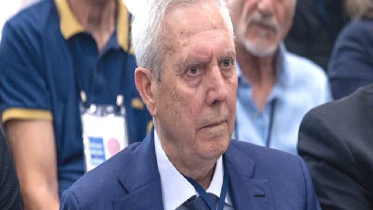Aziz Yıldırım’dan Özlem Gürses’e tepki: 20 yılı aşkın bir süredir Bebek Otel’de bulunmadım, haberdeki fotoğrafımın kullanımı yersiz ve yanlıştır