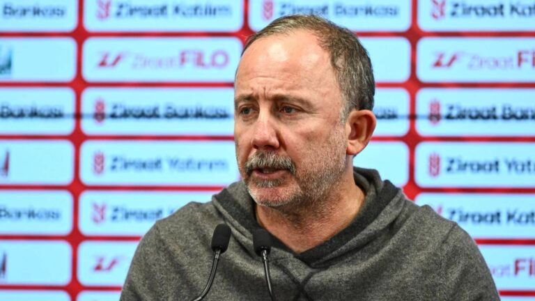 Beşiktaş’ta bir ayrılık kararı daha: Sergen Yalçın biletini kesti