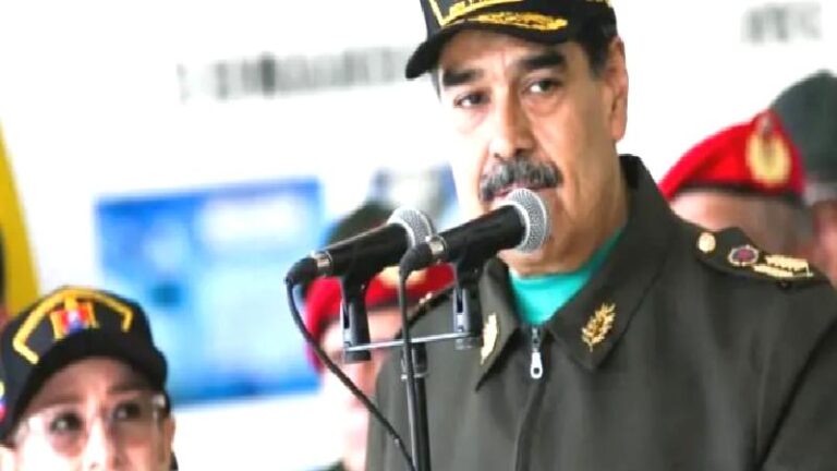 CNN: Venezuela Devlet Başkanı Maduro ve eşi yatak odalarından sürüklenerek çıkarıldı