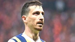 Fenerbahçe’de Mert Hakan Yandaş’a takım arkadaşlarından destek