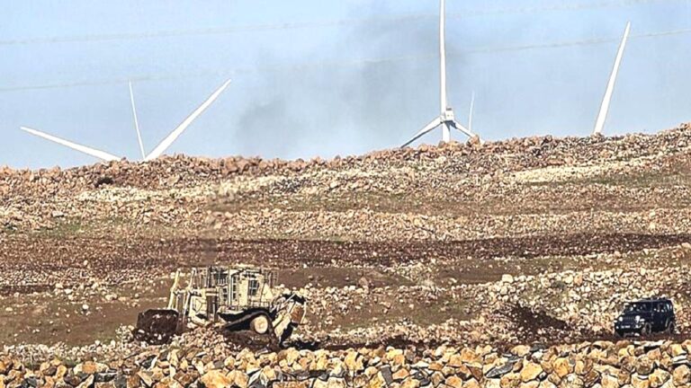 İsrail, Suriye’yi topçu atışlarıyla vurdu