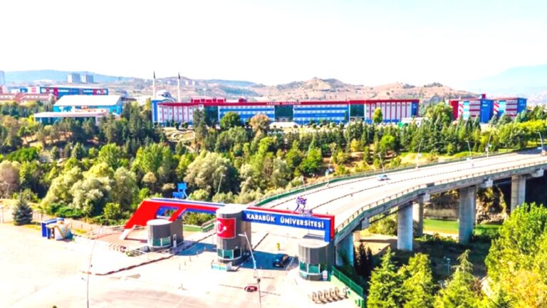 Karabük Üniversitesi’nde rektörün önerisiyle diş hekimliği ve tıp fakültelerine uzmanlık alanı veterinerlik olan iki dekan atandı!