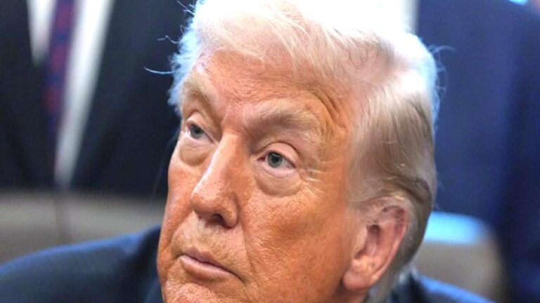 Trump: Moskova’daki ABD heyeti-Putin görüşmesini dikkatle takip edeceğim