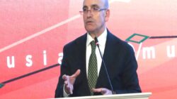 Bakan Şimşek Suudi Arabistan’da konuştu: Türkiye ekonomisi daha güçlü ve dengeli, kırılganlıklar azaldı