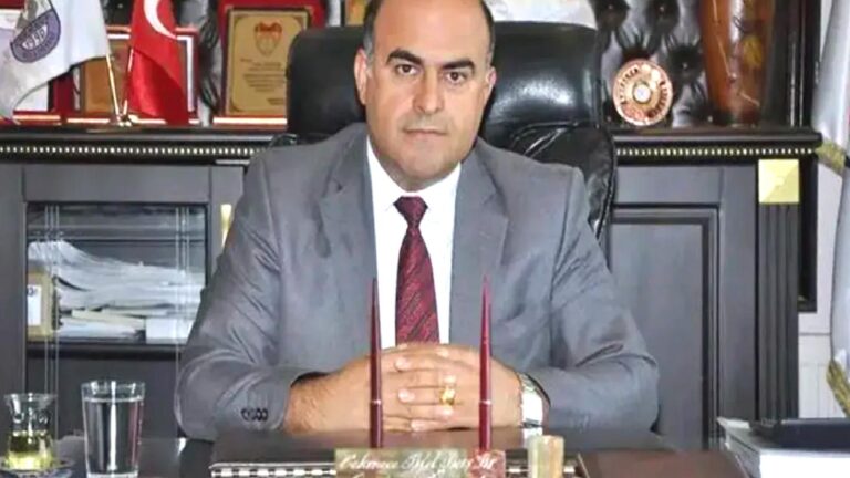Hatay’da eski belediye başkanı, oğlu tarafından baltayla katledildi