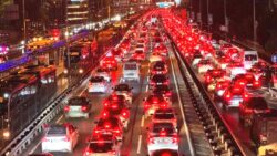 İstanbul’da akşam saatlerinde trafik yoğunluğu yüzde 89’a çıktı