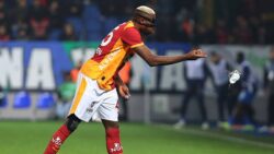Osimhen, Gomis’i tahtından etti