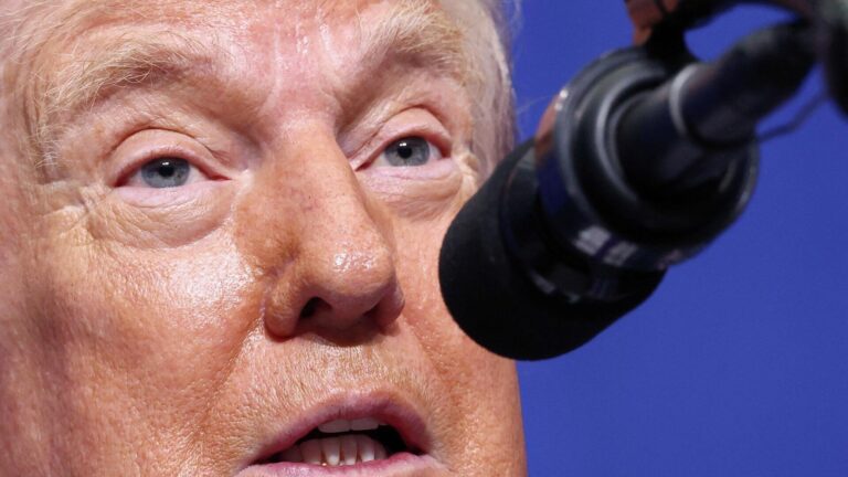 Trump: İran’a saldırı seçeneğini değerlendiriyorum