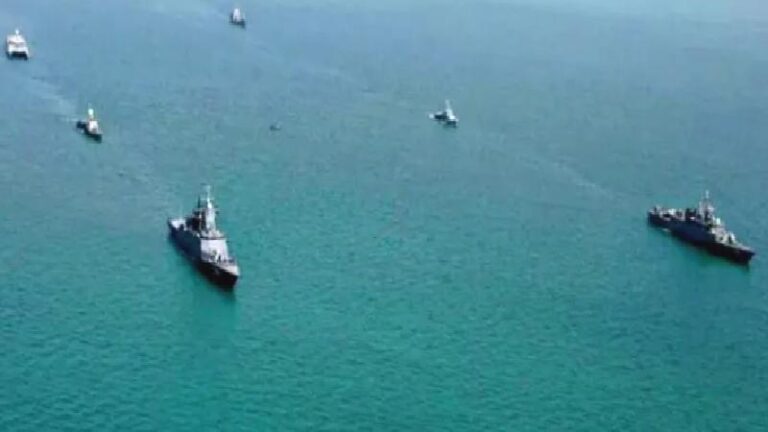 ABD, açık denizdeki Rus ve İran ham petrol sevkiyatlarına yönelik yaptırımları kaldırdı