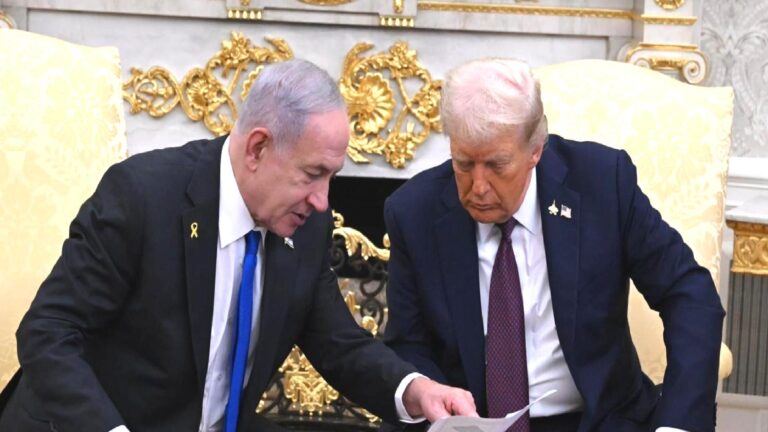 ABD medyası: Trump, Netanyahu’nun İranlıları rejime karşı sokağa çağırma teklifini reddetti