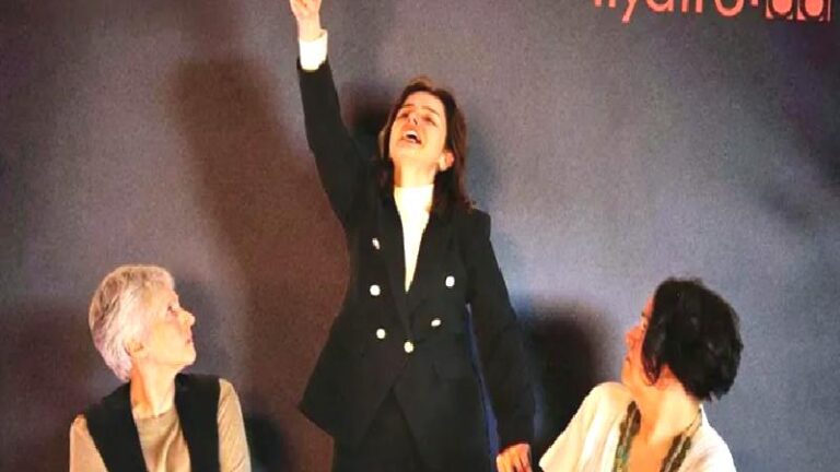 ‘Arınma’ oyunu prömiyerini yaptı