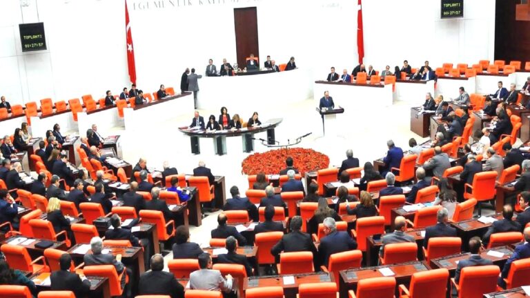 TBMM’de mesaiye bayram düzenlemesi: Ramazan Bayramı dolayısıyla gelecek hafta tatil olması planlanıyor