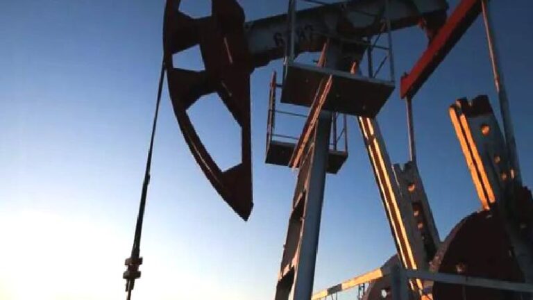 Trump’ın İran’a yönelik açıklamasının ardından petrol fiyatları düştü: Yüzde 9 gerileyerek 96,96 dolar oldu
