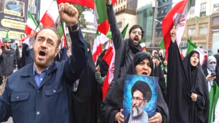 Uzmanlar değerlendirdi: İran’da rejim değişir mi?