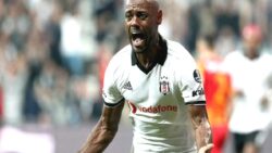 Vagner Love futbolu bıraktığını açıkladı!