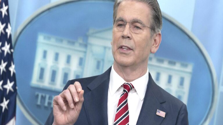 ABD Hazine Bakanı Bessent: Yaptırımlı İran havayolları ile iş yapmak, ABD yaptırımlarına maruz kalma riski taşır