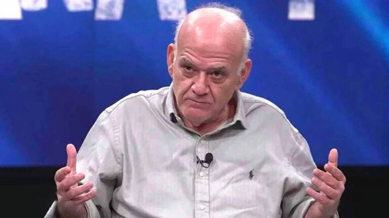 Ahmet Çakar’dan derbideki tartışmalı karara sert tepki: Fenerbahçe’yi yarışta tutmak için uydurulmuş ahlaksızca bir penaltıdır