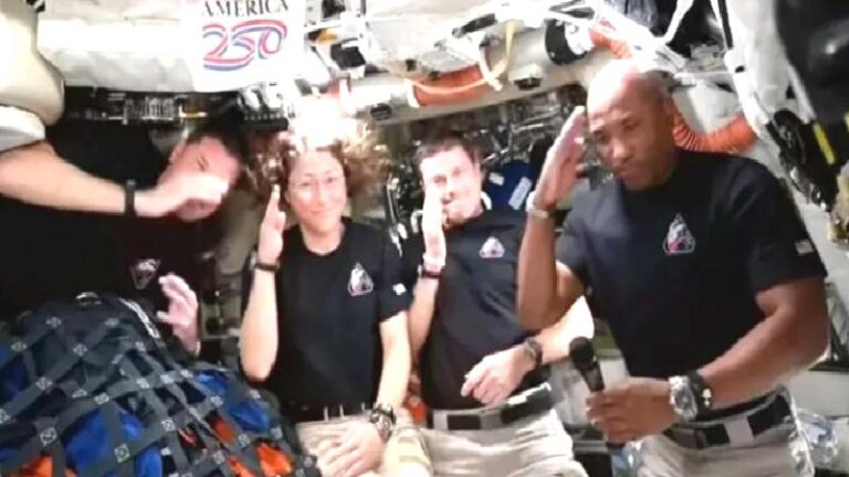 Artemis’ten en uzak mesafe rekoru: Ay’a yolculuğunda Dünya’dan 406 bin 700 kilometre uzaklaştı!