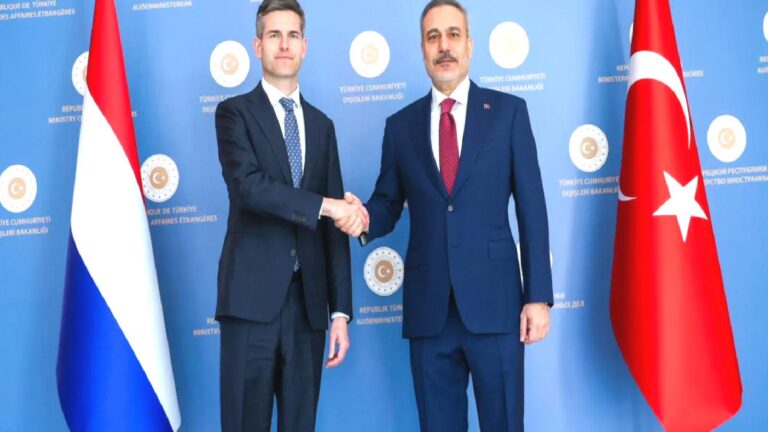 Bakan Fidan, Hollandalı mevkidaşı Berendsen ile bir araya geldi